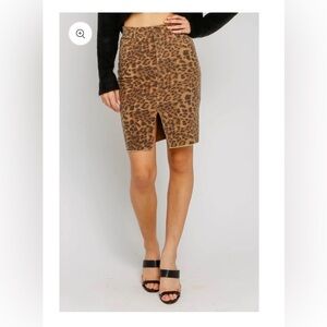 Brown cheetah mini skirt with front slit